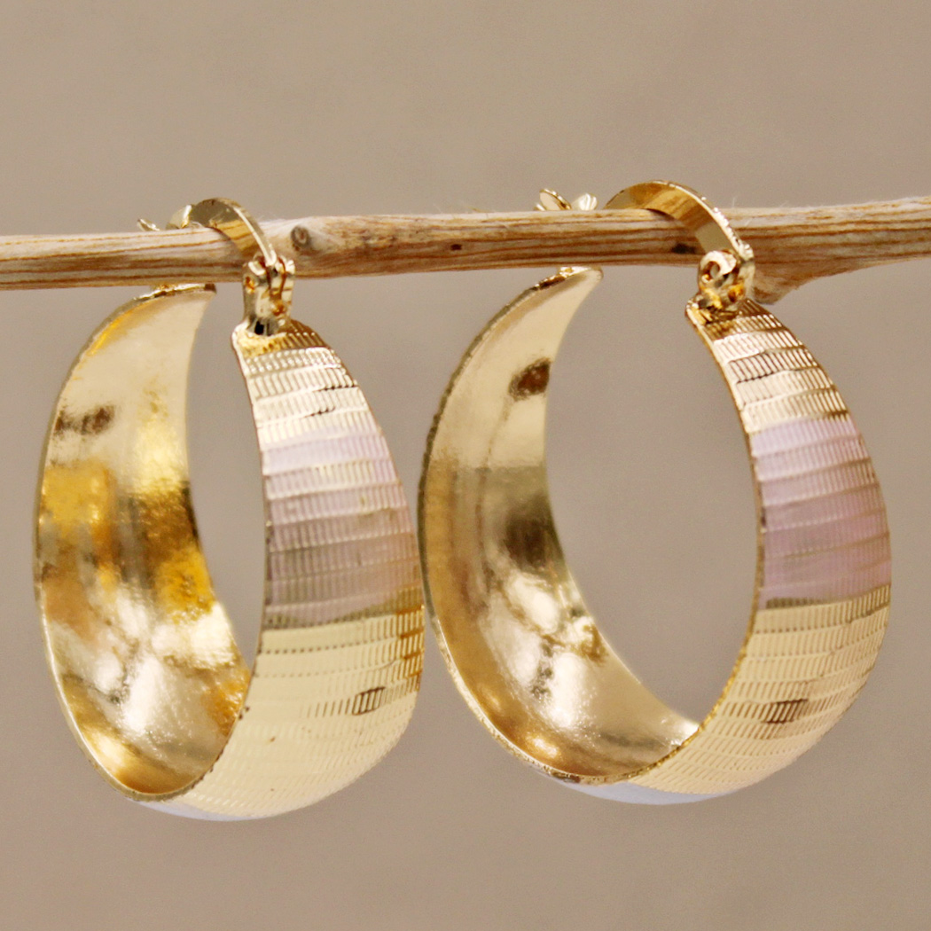 Aros dorados anchos Cécile