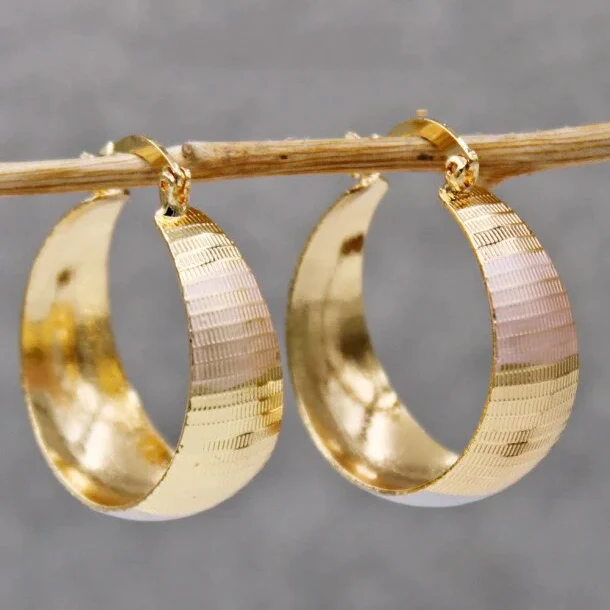 Aros dorados anchos Cécile