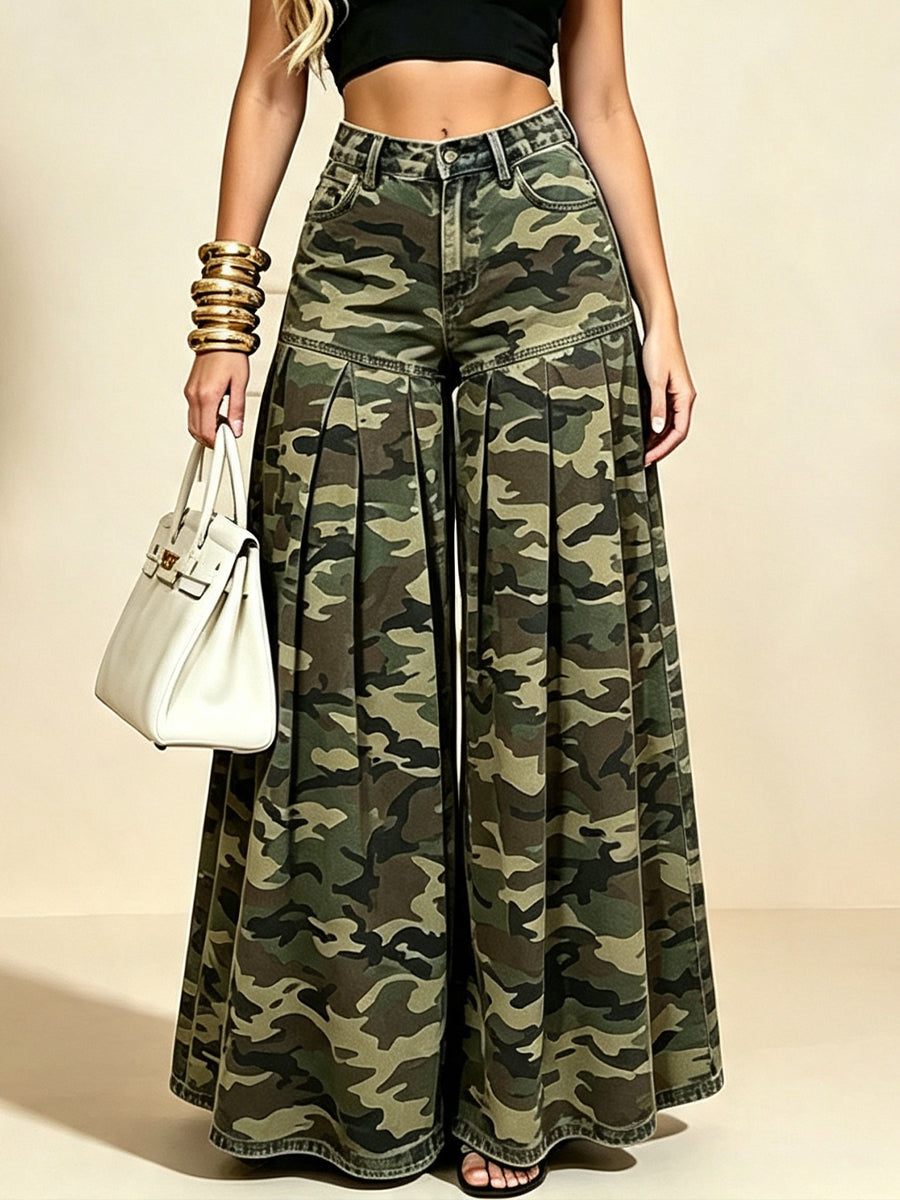 Pantalón vaquero ancho de camuflaje con pliegues