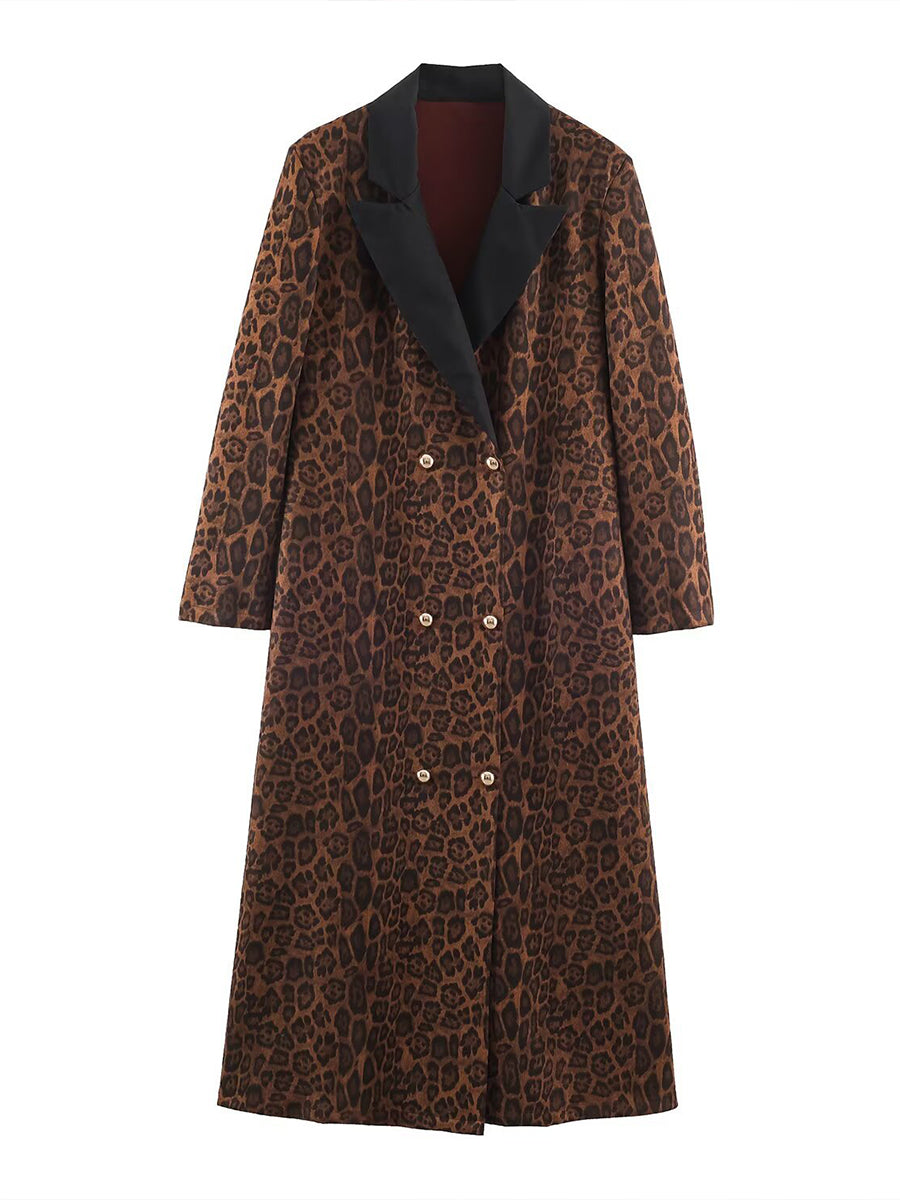 Abrigo largo de leopardo con solapa negra