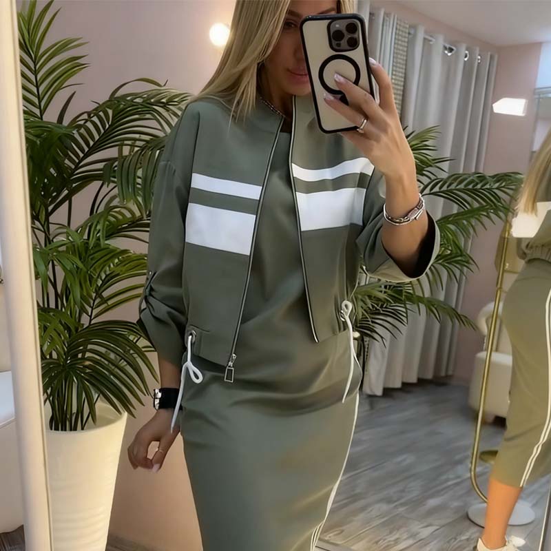 Conjunto de mujer: chaqueta de cuello alto y vestido
